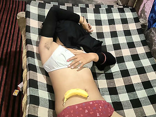 Nisha bhabhi apni chut me kela dalkar apna orgasam nikalti hui full 4k video
