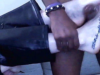 Stepdaughter of Rich Parentz Getz Her Feet Fucked by Hood Bur9lar!!