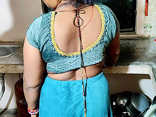 Padosi ne mujhe gr me akele pakar chod diya