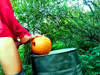 Twink Is Fucking a Pumpkin and Eating Own Creampie in the Garden
