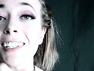 MILF blonde masturbates with vibrator