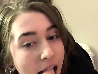 Tattoed Amateur Webcam Girl Hot Dildo Action Masturbation