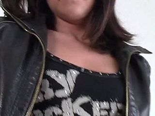 Lovely 18 Yearjoy Does Her First Porn Casting