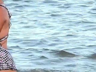 Curvy Young MILF Skinny Dipping in October