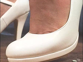Giantess Haydee Rodriguez in White High Heels