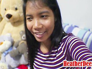 10 Weeks Pregnant Thai Teen 18+ Gives Blowjob